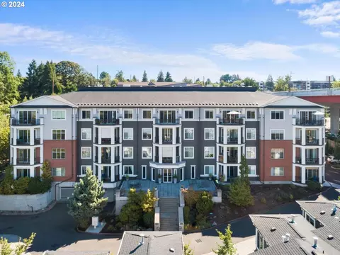 196 SE Spokane St #404, Portland, OR 97202