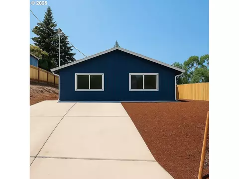 1237 SE Washington Ave, Roseburg, OR 97470