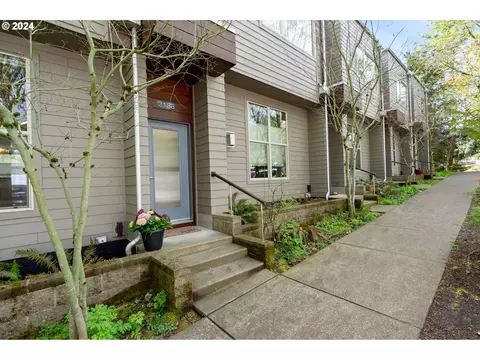 3138 SW Dolph Ct, Portland, OR 97219
