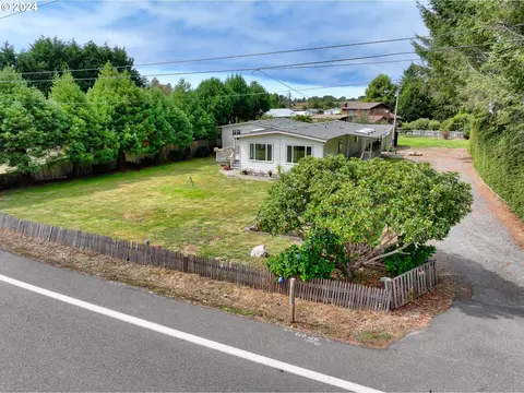 14715 Oceanview Dr, Brookings, OR 97415