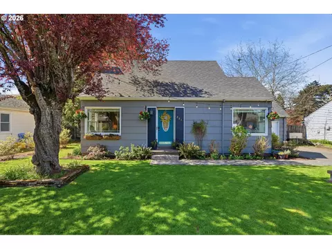221 SE 109th Ave, Portland, OR 97216