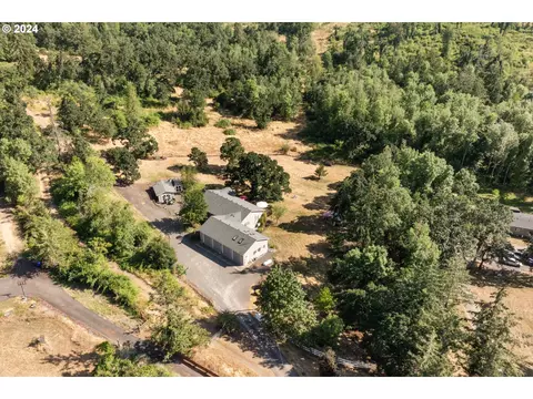 10494 S Comer Creek Dr, Molalla, OR 97038