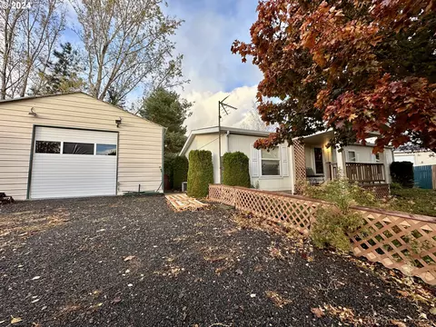 10409 H Ave, Island City, OR 97850