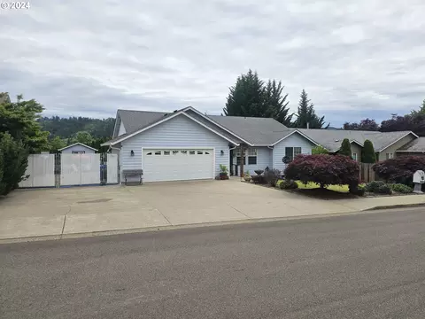 1230 E Fourth Ave, Sutherlin, OR 97479