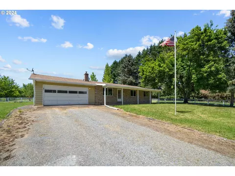 30355 S Candlelight Ct, Canby, OR 97013