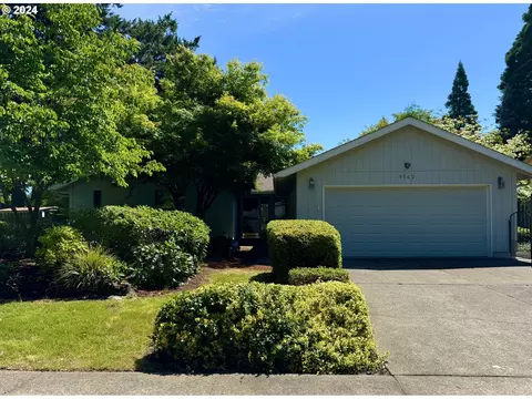 9560 SW Saddle Dr, Beaverton, OR 97008