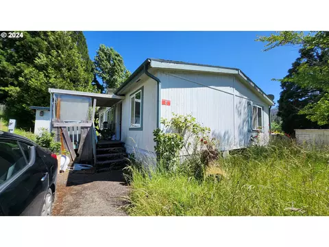 4 Noblewood Ln, Idleyld Park, OR 97447