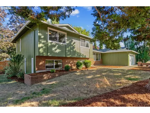 11720 SW Hazelwood Loop, Portland, OR 97223