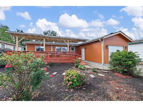 2657 Maia Loop, Springfield, OR 97477