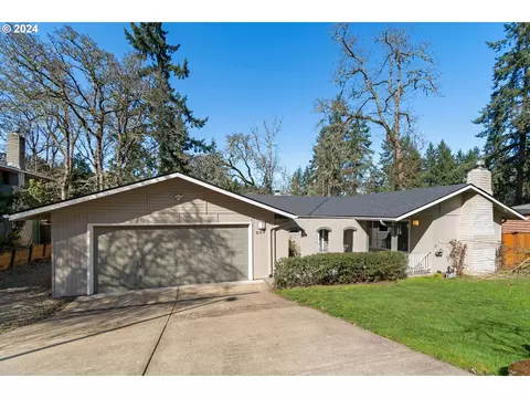 335 W 38th Ave, Eugene, OR 97405