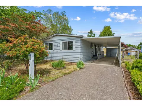 4800 Barger Dr #49, Eugene, OR 97402