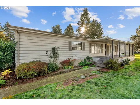 12452 N Westshore Dr, Portland, OR 97217