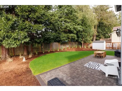 Exterior - 36745 Eldridge Dr, Sandy, OR 97055 photo 5 of 11