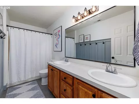 Bath - 36745 Eldridge Dr, Sandy, OR 97055 photo 2 of 3