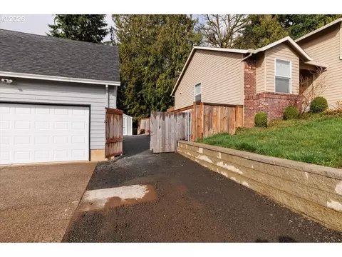 Exterior - 36745 Eldridge Dr, Sandy, OR 97055 photo 9 of 11