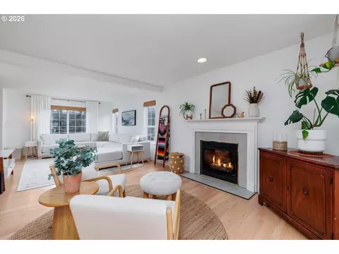 Living - 36745 Eldridge Dr, Sandy, OR 97055 photo 1 of 4