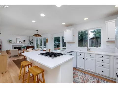 Kitchen - 36745 Eldridge Dr, Sandy, OR 97055 photo 3 of 3