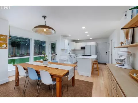Dining - 36745 Eldridge Dr, Sandy, OR 97055 photo 1 of 4