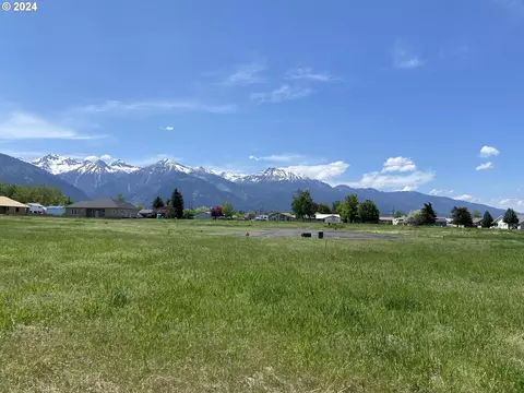 705 N Simeon St #29, Joseph, OR 97846