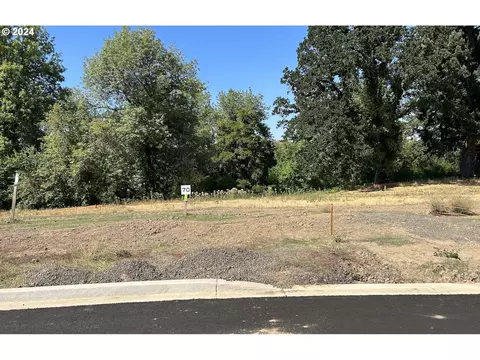 1575 NW Pinehurst Dr #70, Mcminnville, OR 97128