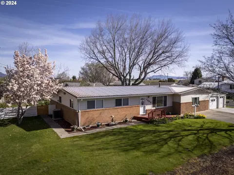 1405 Progress Loop, La Grande, OR 97850