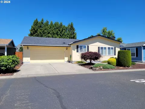 16500 SE 1st St #45, Vancouver, WA 98684