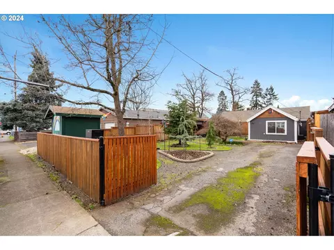 6020 SE 85th Ave, Portland, OR 97266