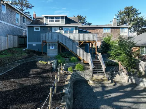 116 N Larch St, Cannon Beach, OR 97110