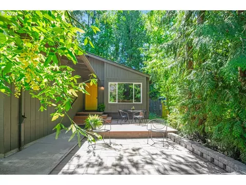 5450 SW Coronado St, Portland, OR 97219