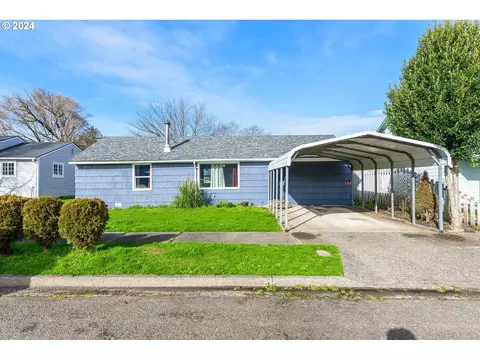 1076 Noble Ave, Coos Bay, OR 97420