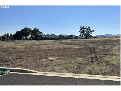 1508 NW Adelaide St #33, Mcminnville, OR 97128