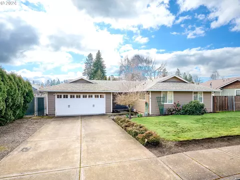 2552 Allan Ave, Hubbard, OR 97032
