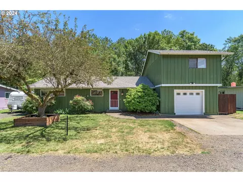 1331 Acorn Park St, Eugene, OR 97402