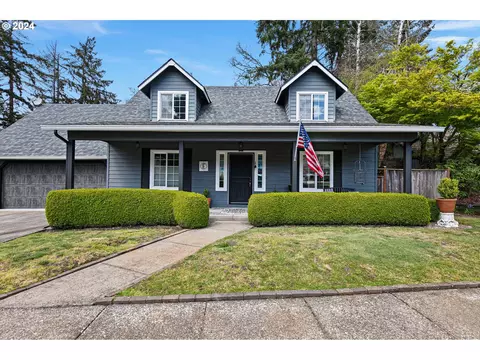 525 Cascade Dr, Springfield, OR 97478