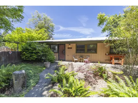 6611 NE Davis St, Portland, OR 97213