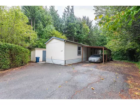 1050 N Cedar Point Rd #B18, Coquille, OR 97423