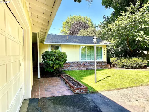 2662 Donner Pl, Eugene, OR 97401