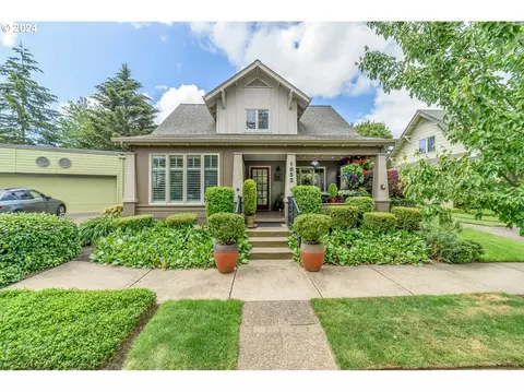 1852 Riverwood Dr, Eugene, OR 97401