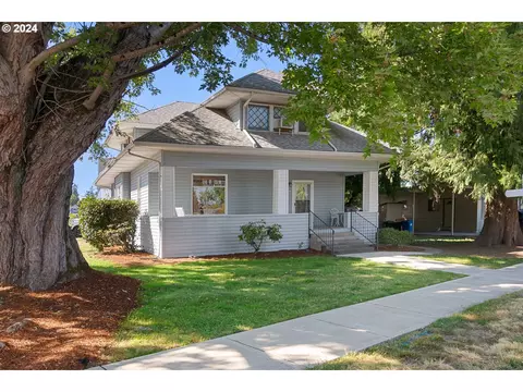 919 Corby St, Woodburn, OR 97071