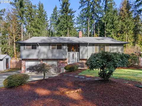 16745 S Annette Dr, Oregon City, OR 97045
