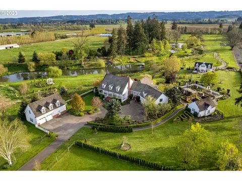 11785 SW River Rd, Hillsboro, OR 97123