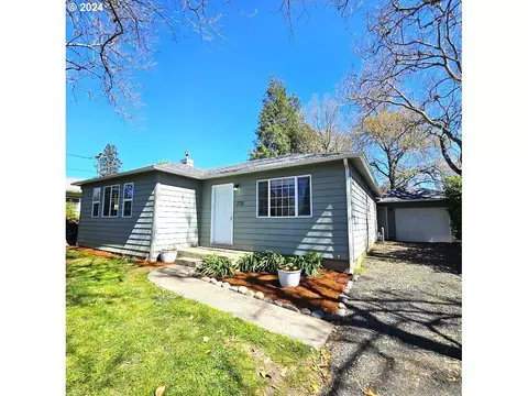 370 SE Gregory Dr, Winston, OR 97496
