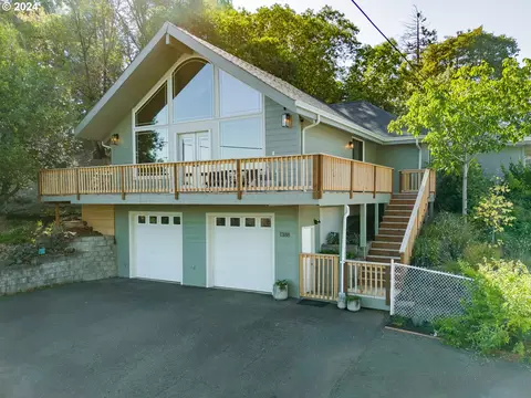 1388 NW Grove St, Roseburg, OR 97471