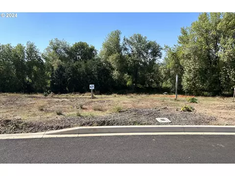 3297 NW Shadden Dr #67, Mcminnville, OR 97128