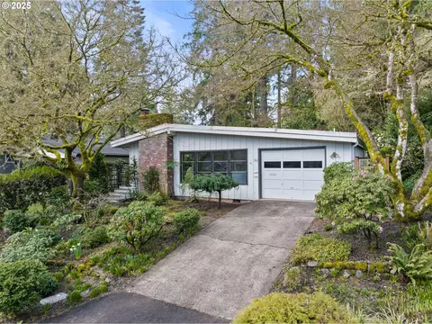 762 9th St, Lake Oswego, OR 97034
