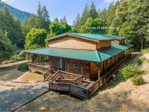 37124 Agness Illahe Rd, Agness, OR 97406