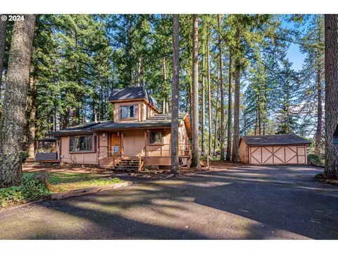88915 Falcon Dr, Elmira, OR 97437