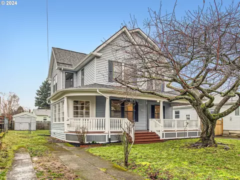7907 N Clarendon Ave, Portland, OR 97203