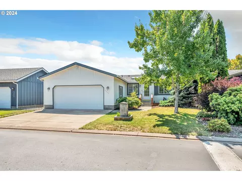 5238 Olympic Cir, Eugene, OR 97402