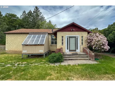 82662 2nd St, Tygh Valley, OR 97063